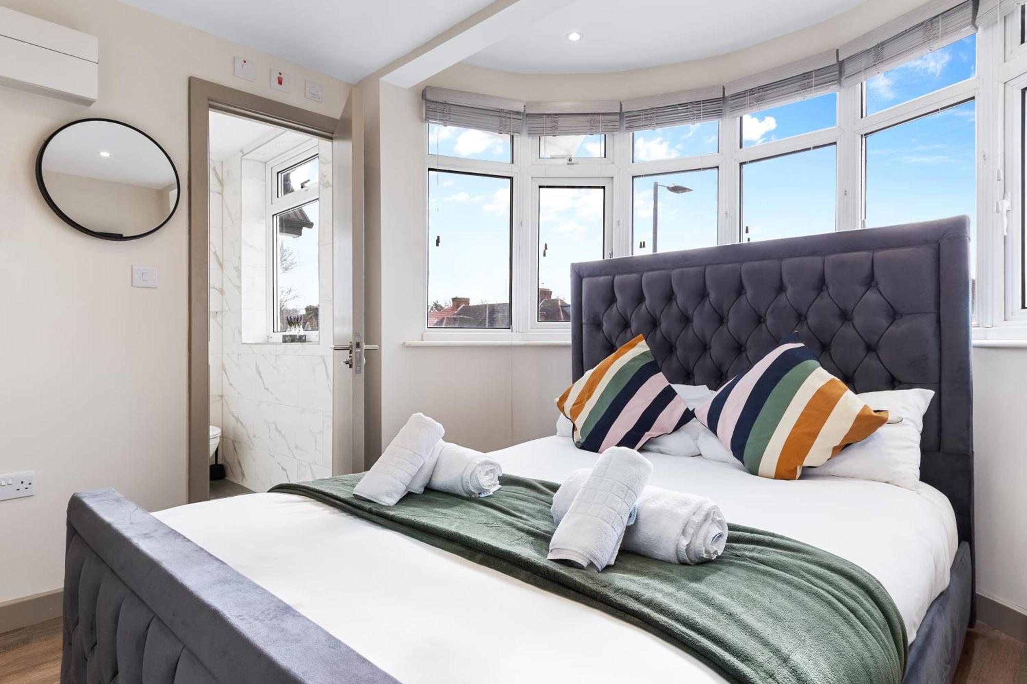 Hatch End Serviced Ensuite Modern Studio - Sleeps 2 - Near Wembley Stadium - Good Transport Link To Central London - Harrow Ha3 מראה חיצוני תמונה