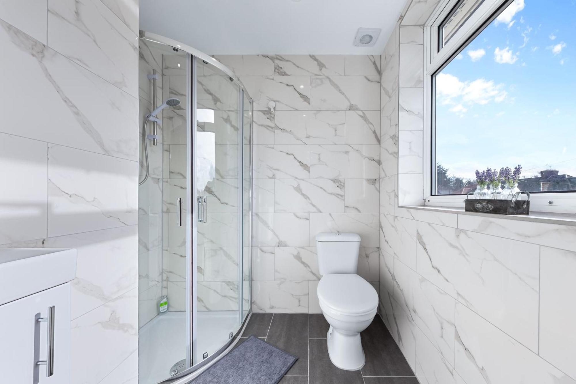 Hatch End Serviced Ensuite Modern Studio - Sleeps 2 - Near Wembley Stadium - Good Transport Link To Central London - Harrow Ha3 מראה חיצוני תמונה